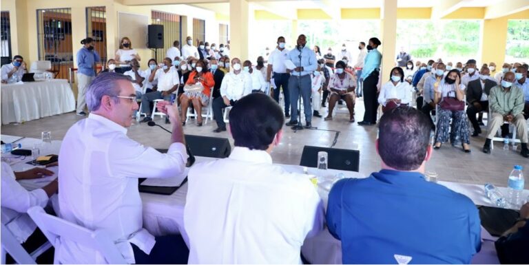 Las promesas de Abinader de viviendas y otras obras