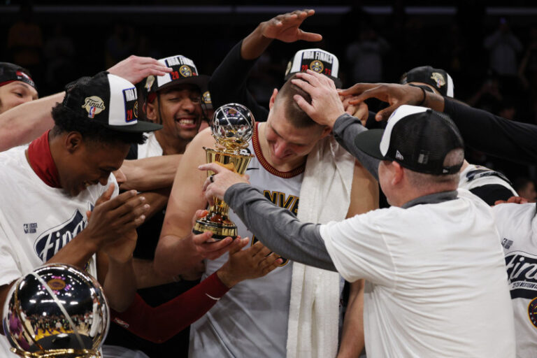 Se fueron los Lakers, Denver completa barrida y está en las Finales de la NBA