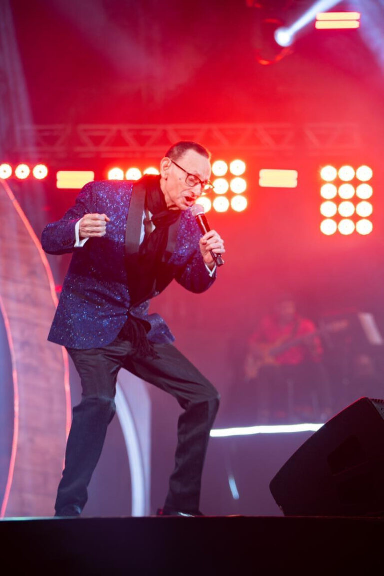 Luis Segura, «El Papá de la Bachata», se despide por todo lo alto de Santiago