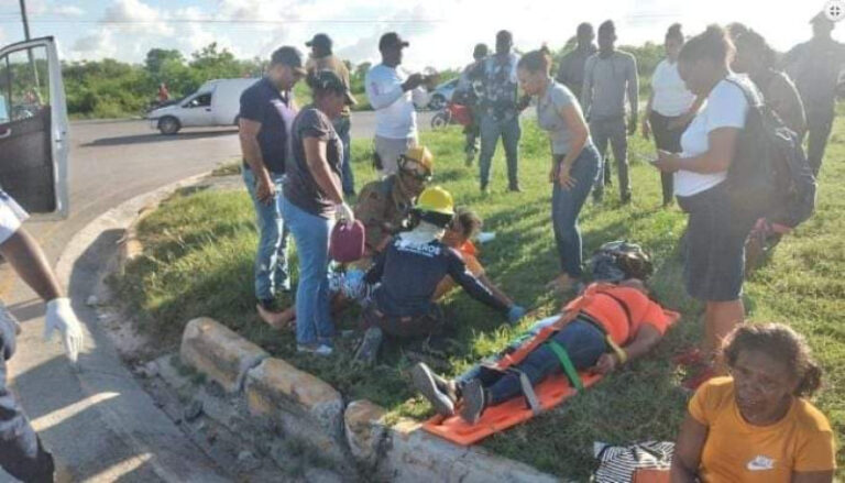 Varios heridos en otro accidente entre transportes turísticos en Bávaro