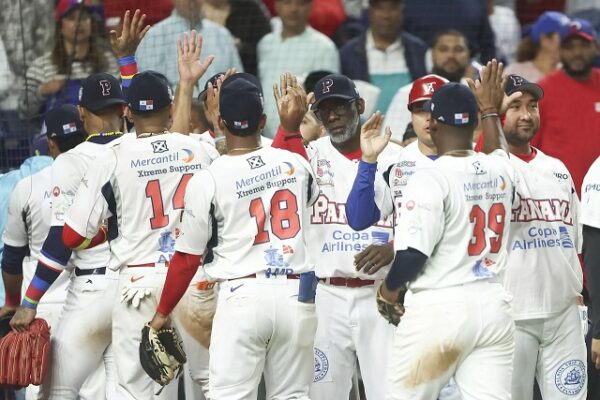 Pese derrota, RD avanza semifinal; Venezuela tira no hitter en la SC